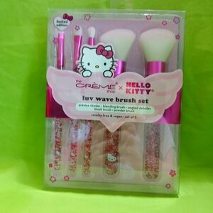 The Creme Shop X Hello Kitty Luv Wave Brush Set